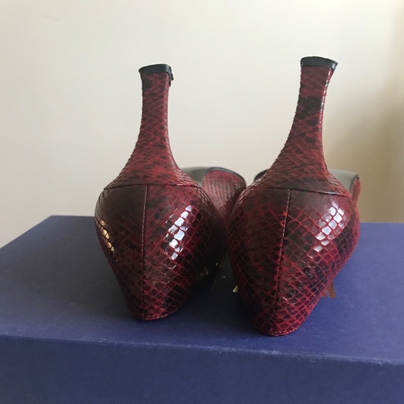 Stuart Weitzman pumps - Picture 7 of 8